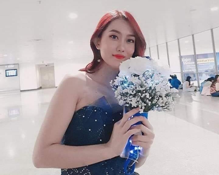 Fan mac vay cuoi xanh don Super Junior: 'Minh muon cau hon Leeteuk' hinh anh