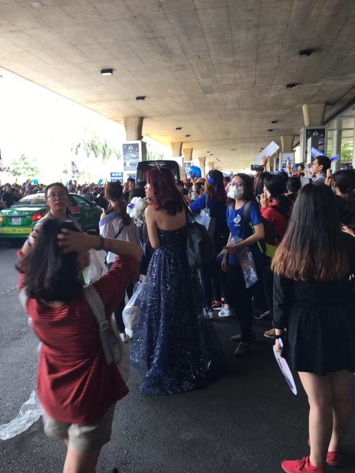 Fan mặc váy cưới đón Super Junior ảnh 8 Fan mac vay cuoi don Super Junior anh 8