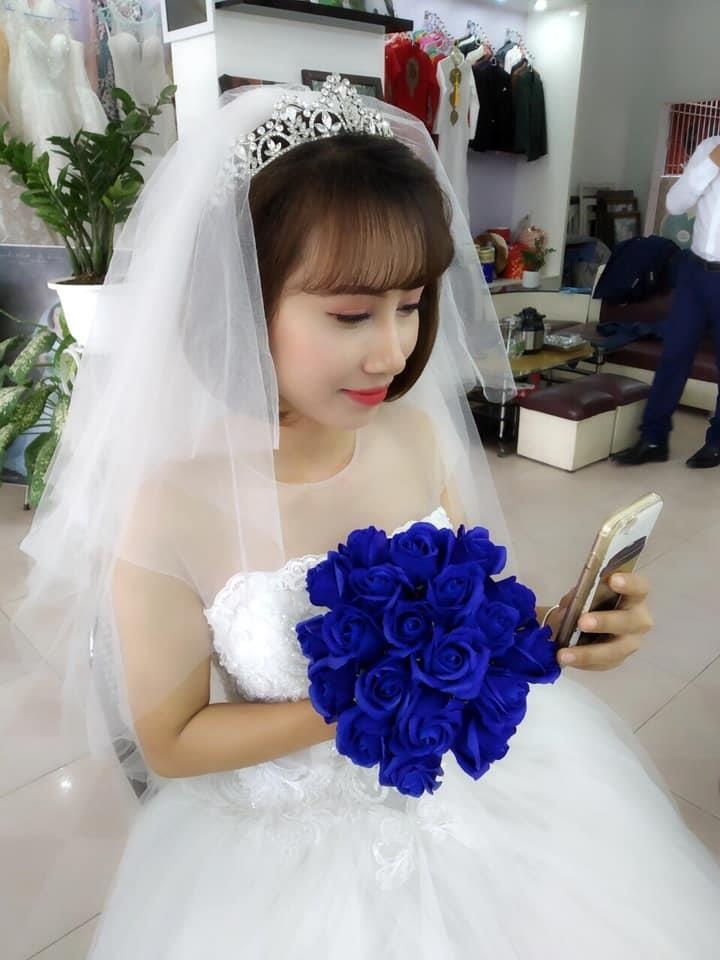 Fan mặc váy cưới đón Super Junior ảnh 9 Fan mac vay cuoi don Super Junior anh 9