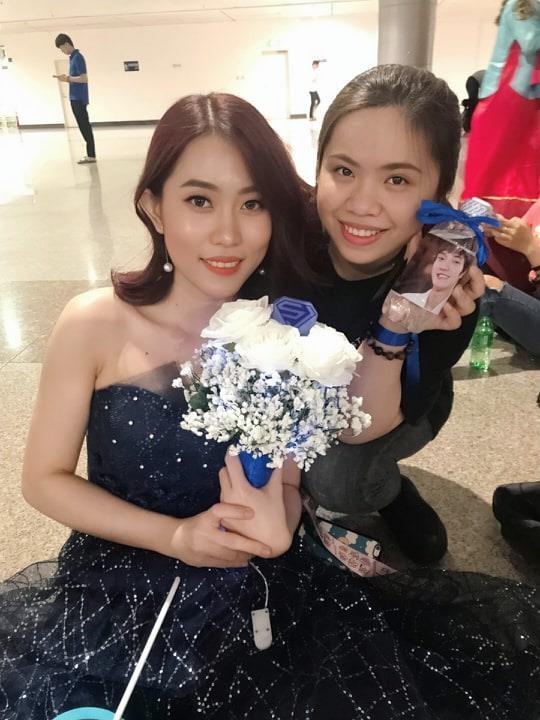 Fan mặc váy cưới đón Super Junior ảnh 4 Fan mac vay cuoi don Super Junior anh 4