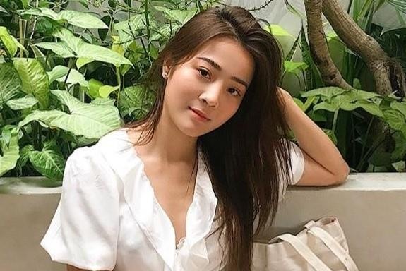 Nhung co gai bong noi tieng sau khi xuat hien trong MV cua Vpop hinh anh