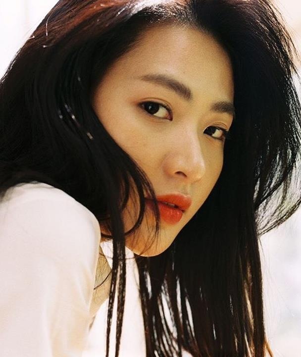 Hotgirl xinh dep trong MV anh 2