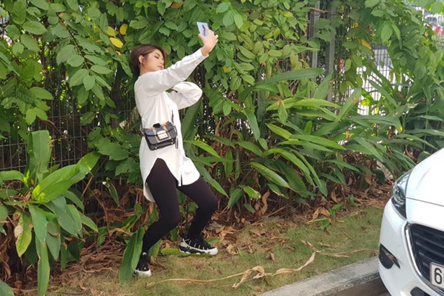 O ngoai doi va tren mang xa hoi khac nhau nhu the nao? hinh anh