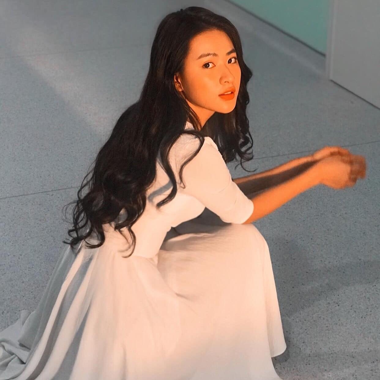 co gai xuat hien trong MV cua Min anh 3