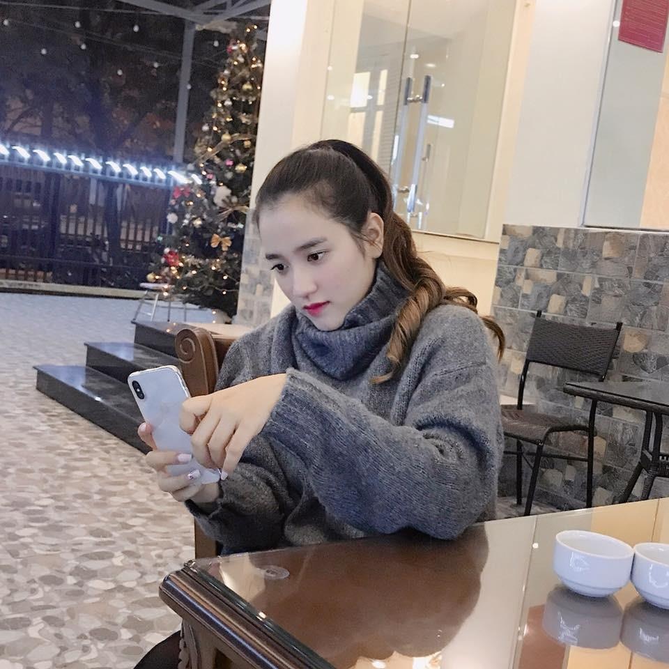 hot girl truong quoc hoc hue anh 4