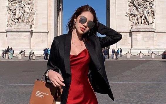 Hot girl Viet du lich sang chanh hay o ben gia dinh vao dip le 30/4? hinh anh