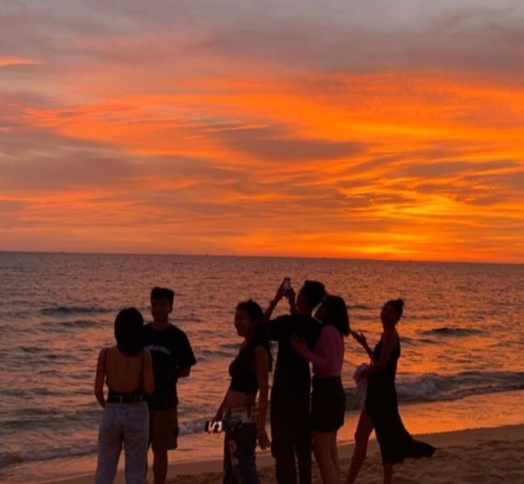 hot girl lam gi vao dip nghi le anh 8