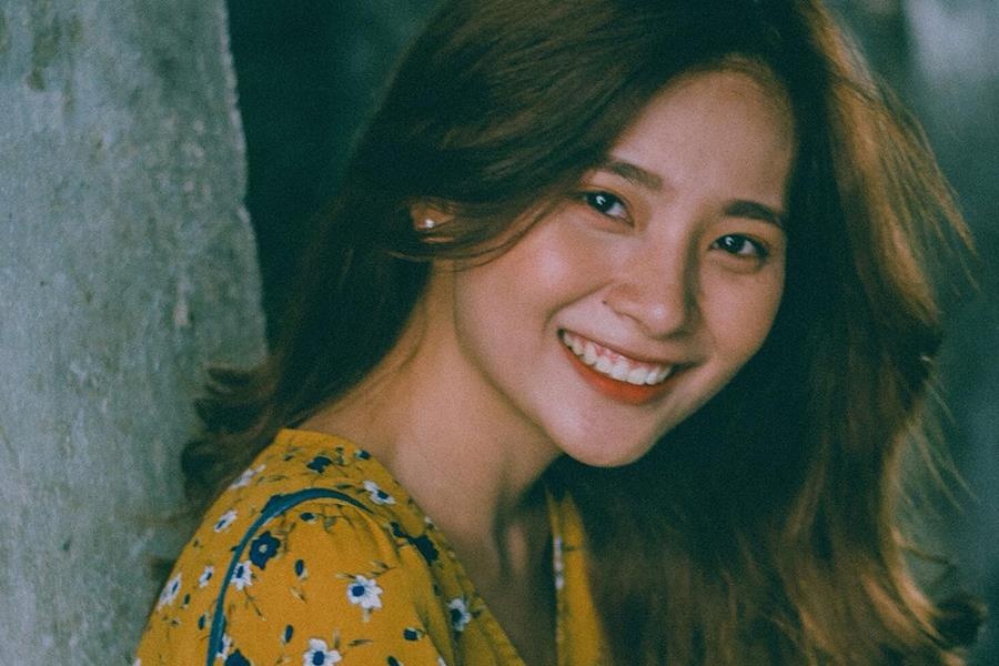 'Hot girl quan su' hat nhep vui nhon, nhi nhanh ca khuc 'Cu lac' hinh anh