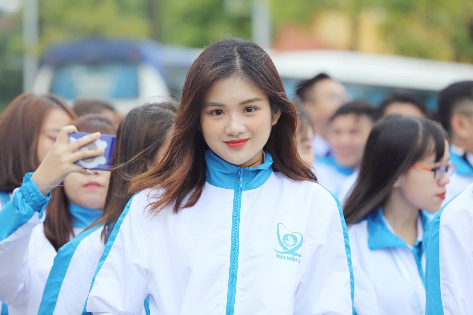 hot girl the he moi dai hoc hutech anh 2