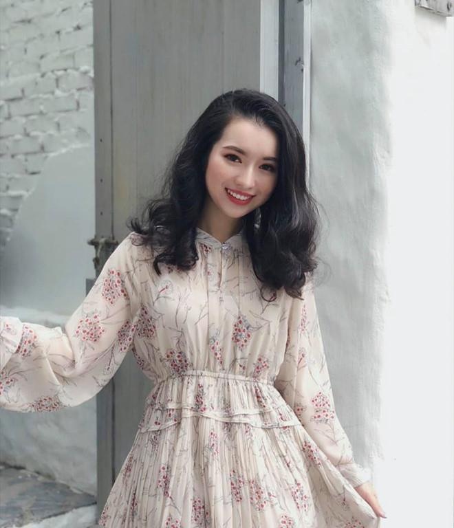 hot girl hoc vien ngoai giao anh 6