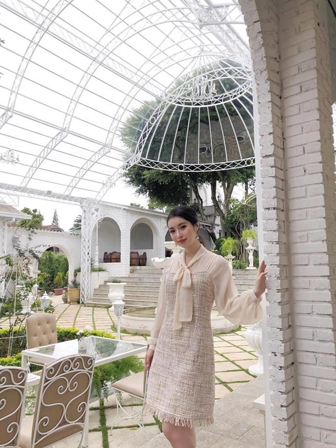 hot girl hoc vien ngoai giao anh 7