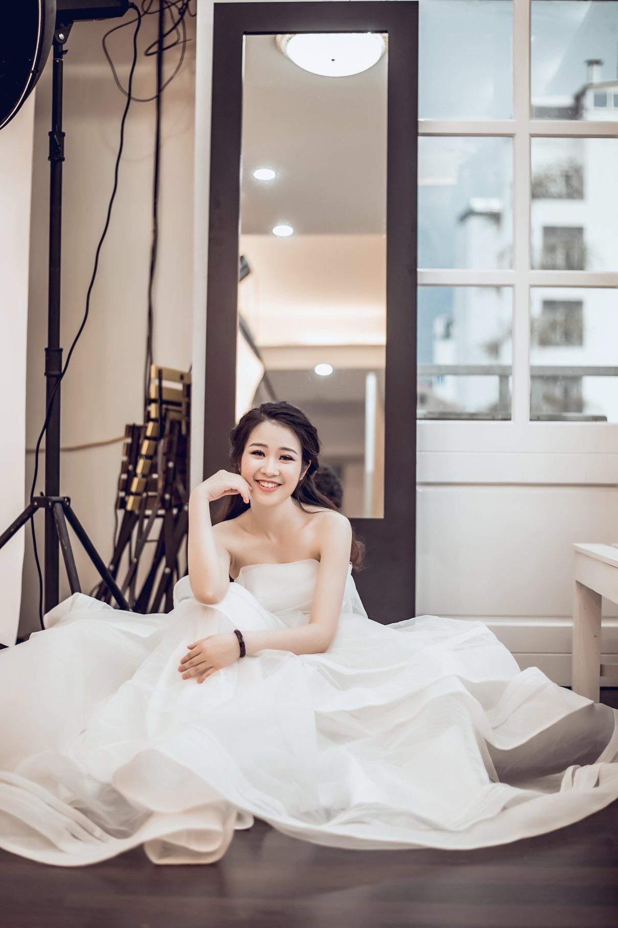 hot girl hoc vien ngoai giao anh 10