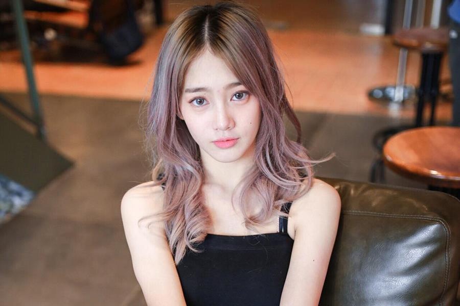 Pimploy so huu guong mat xinh xan, ngay tho hinh anh