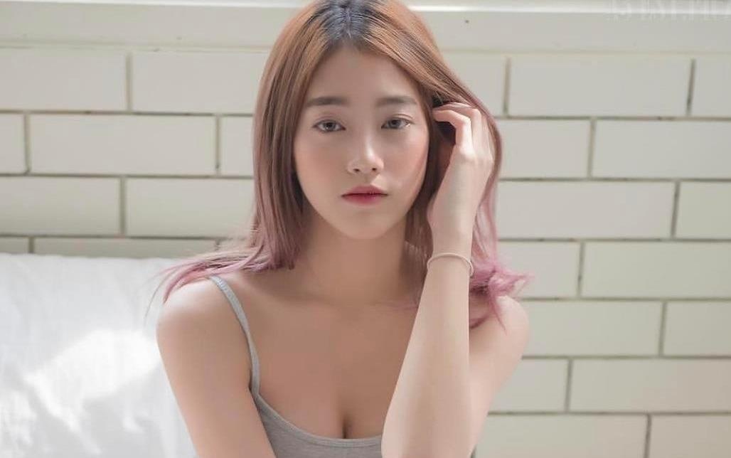 Tu hot girl dong phuc den mau anh goi cam noi tieng Thai Lan hinh anh