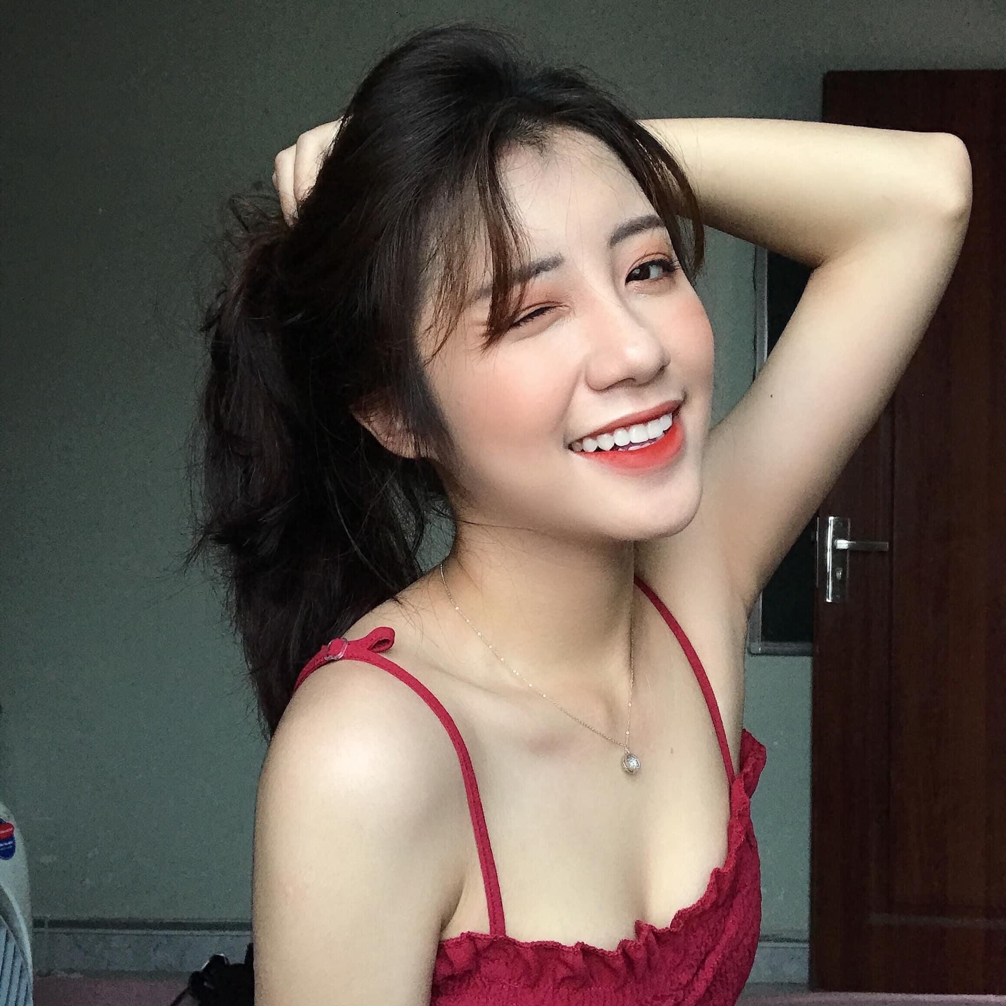 hot girl dai hoc thang long anh 9