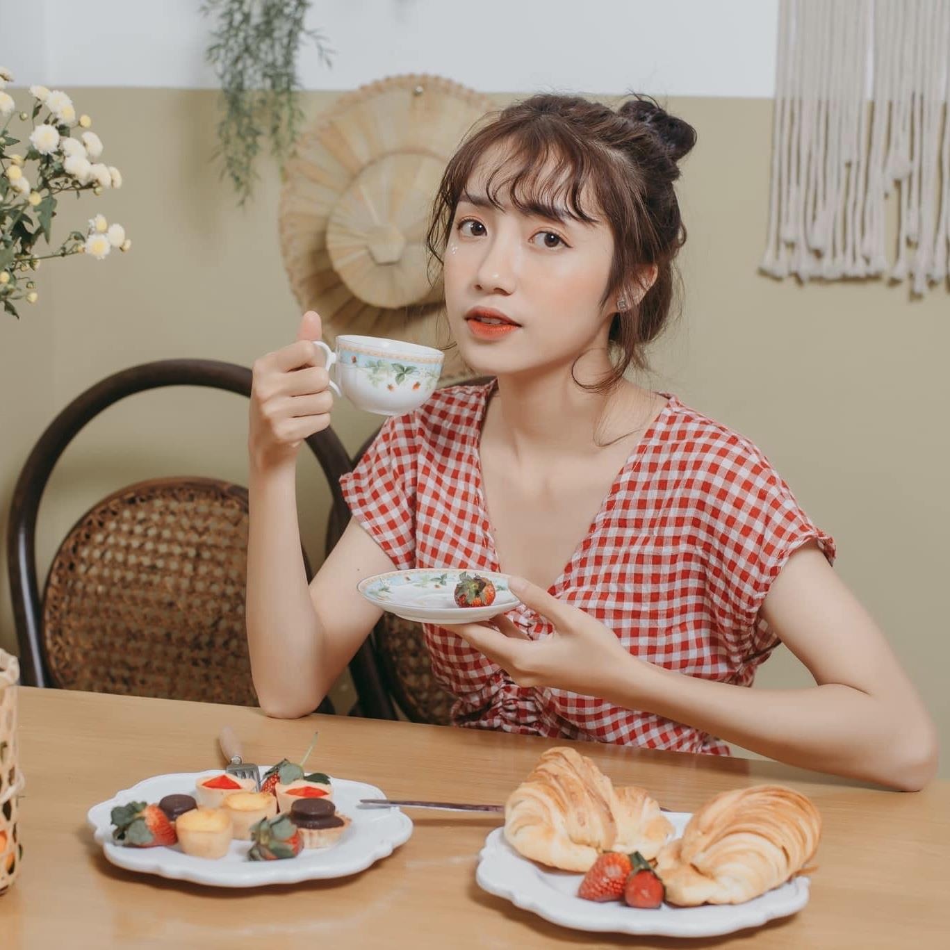 hot girl dai hoc thang long anh 8