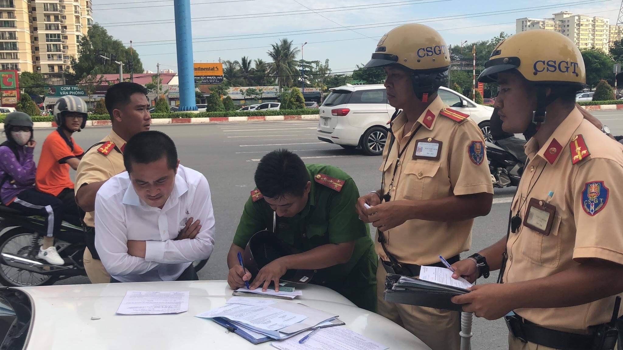 Chu xe mercedes gls anh 1