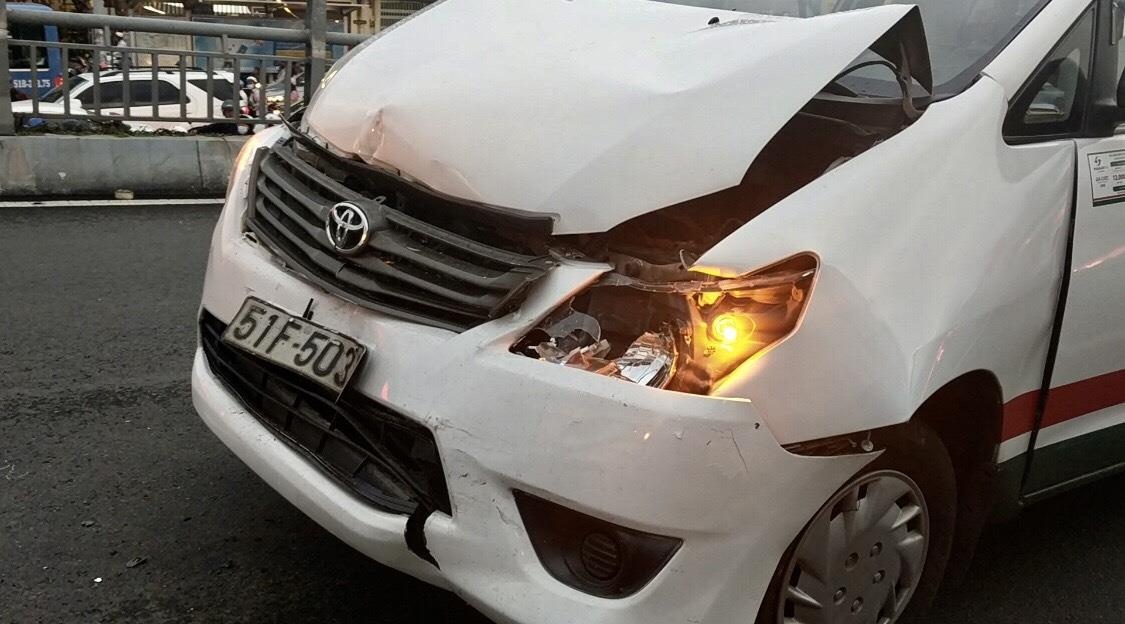 Tai nan lien hoan tren cau Hang Xanh anh 1