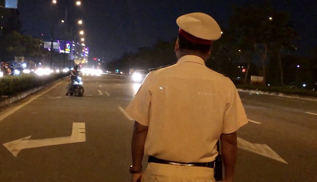 xe máy đi vào đường cấm ảnh 1 xe may di vao duong cam anh 1