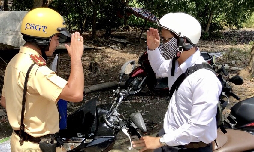 csgt phạt lỗi quá tốc độ ảnh 1 csgt phat loi qua toc do anh 1