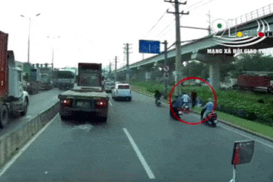 Xe container bi nem da o TP.HCM hinh anh