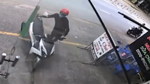 Xe tay ga bi be khoa trong tich tac hinh anh