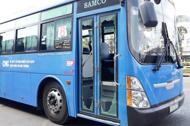 tấn công xe buýt ảnh 1 tan cong xe buyt anh 1