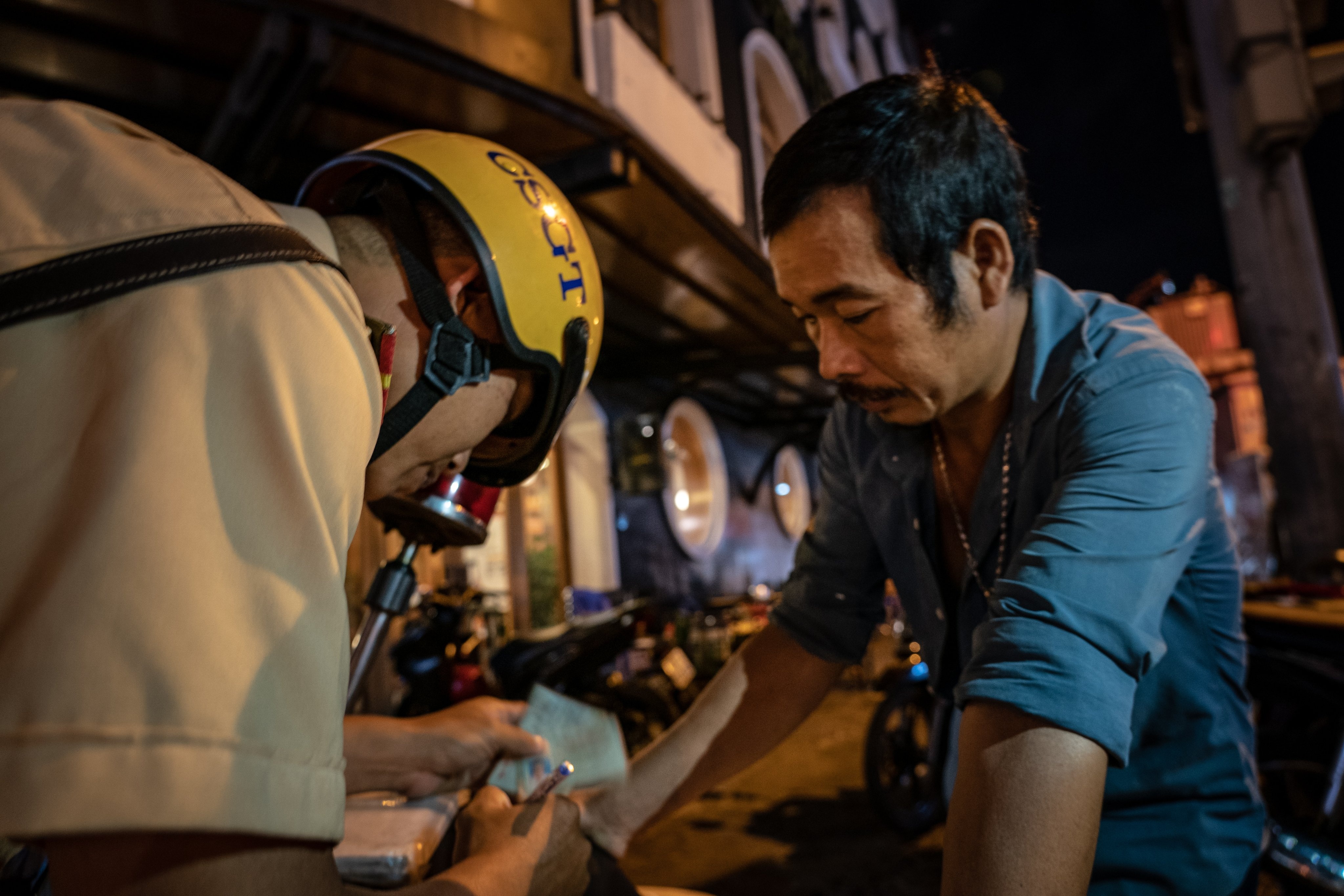 CSGT kiem tra nong do con anh 6