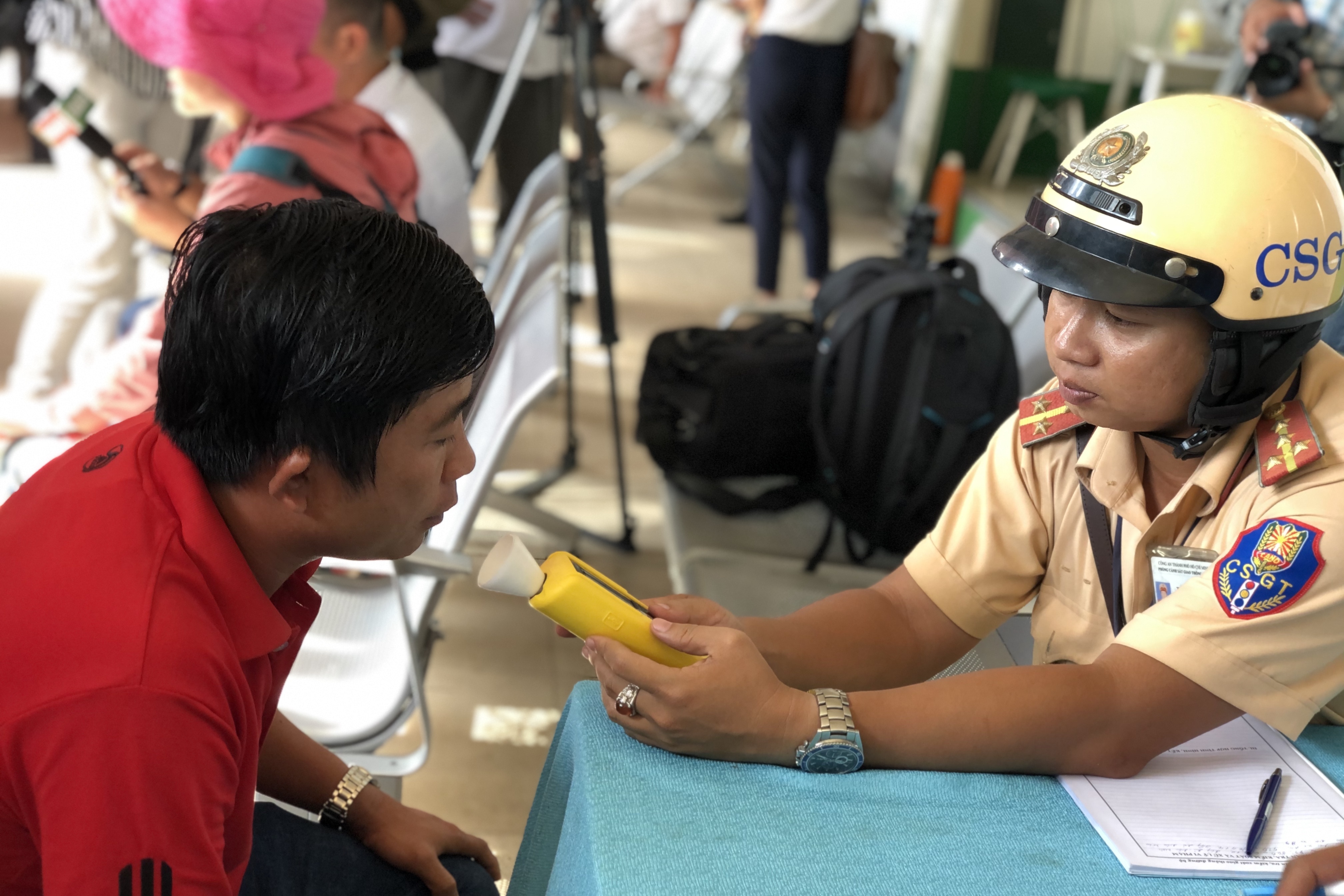 kiem tra nong do con tai xe xe khach anh 2