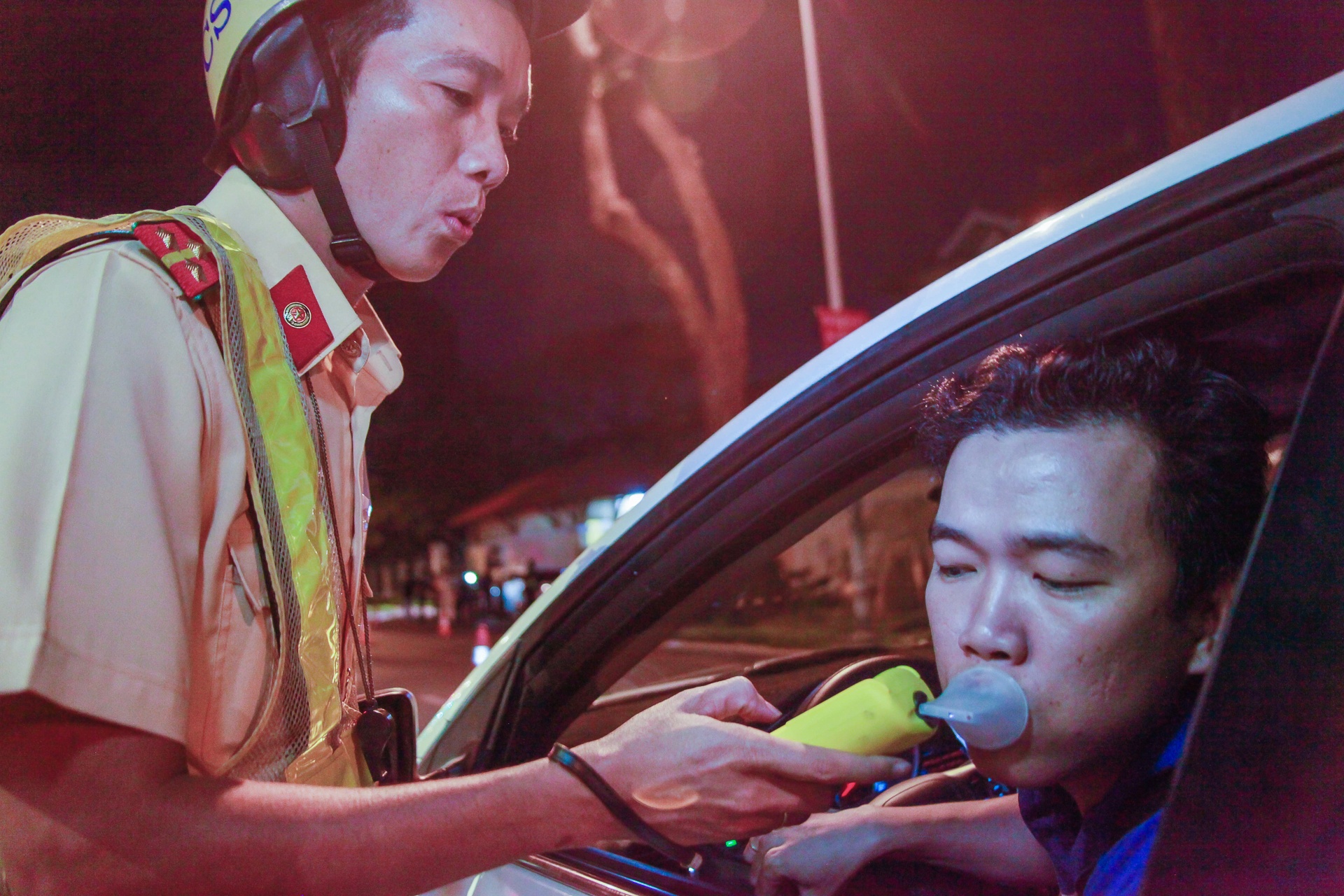 CSGT TP.HCM duy tri kiem tra nong do con trong dip Tet hinh anh