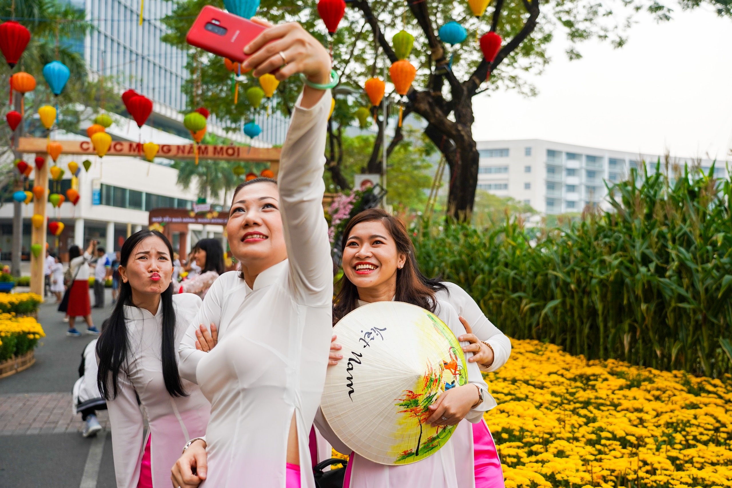 duong hoa Phu My Hung anh 4