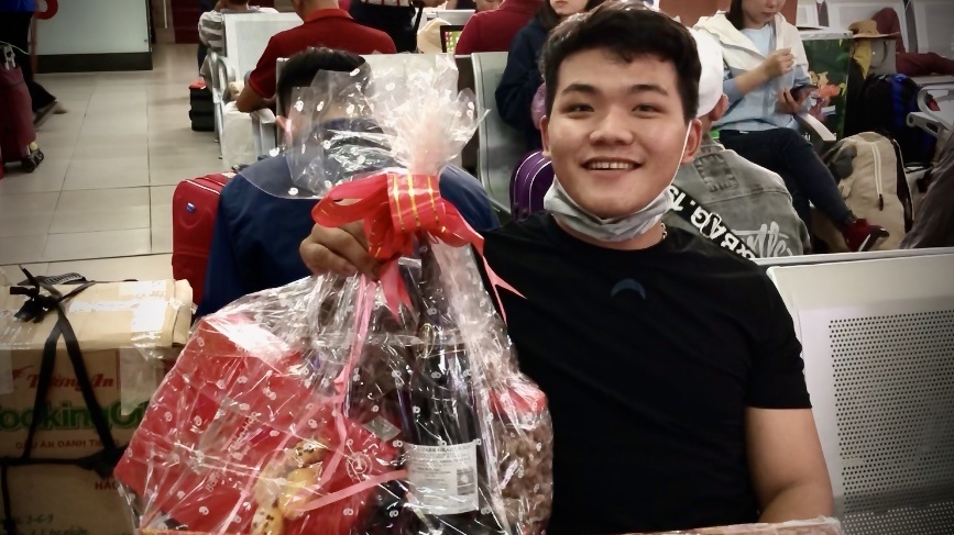 'Kham tui' nguoi di xa ve que an Tet hinh anh