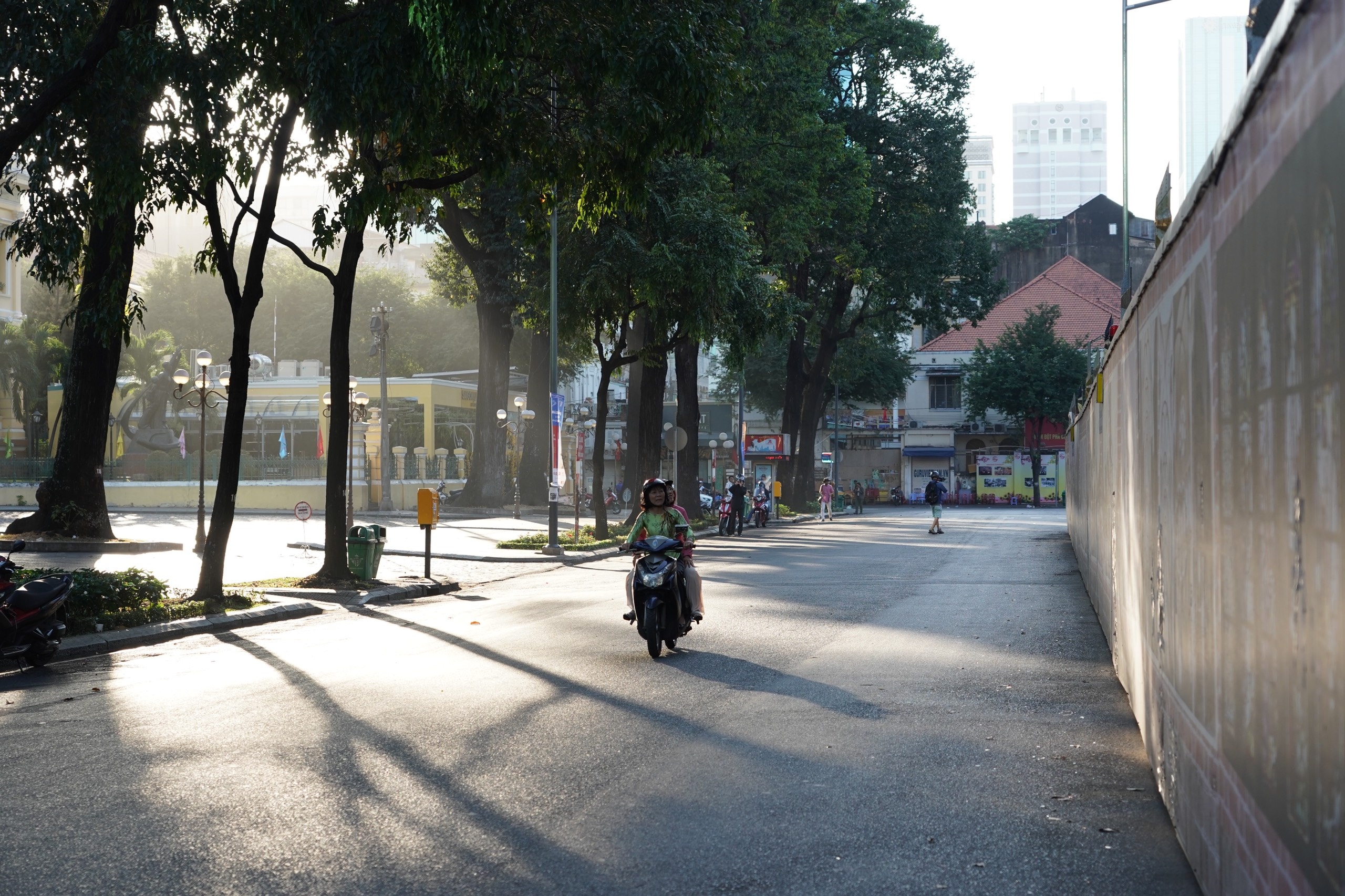 TP.HCM vang ve ngay dau nam anh 6