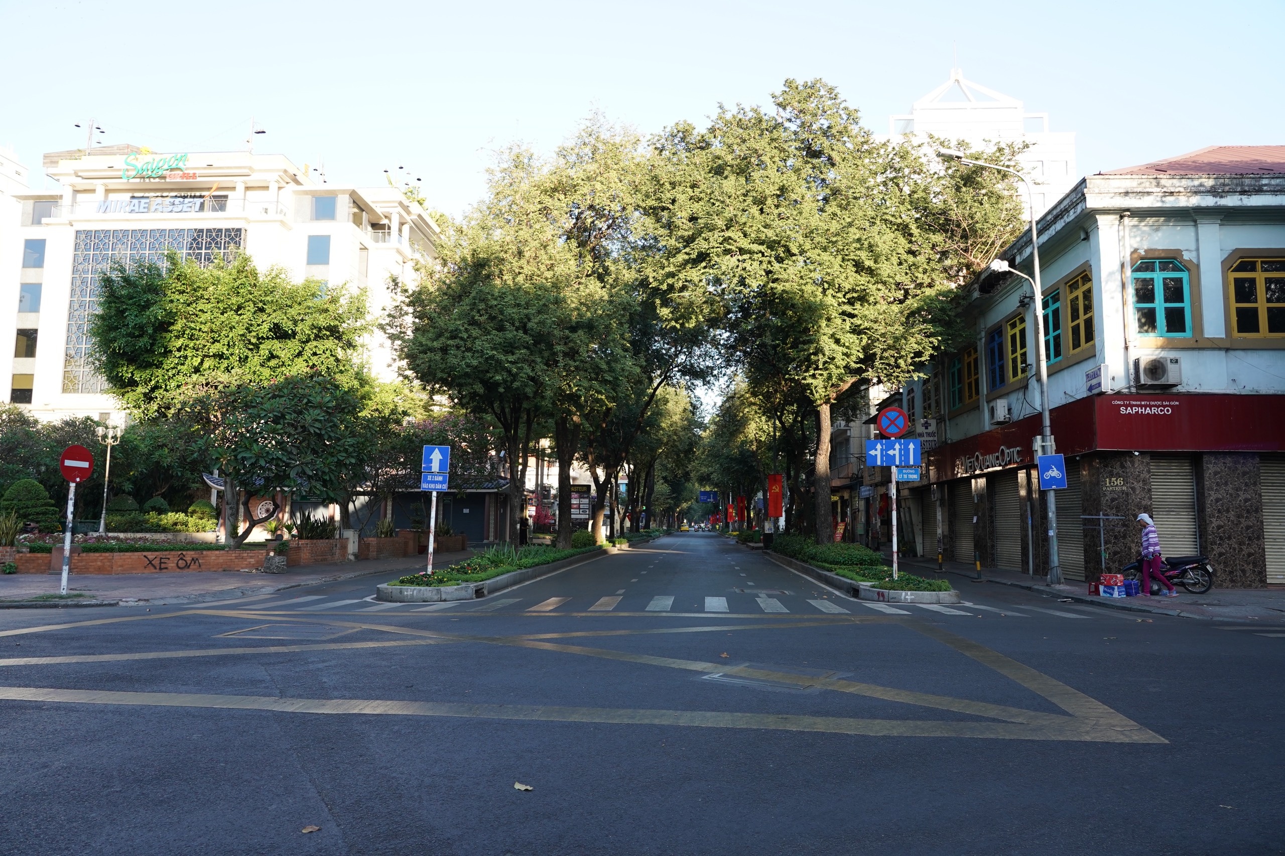 TP.HCM vang ve ngay dau nam anh 3