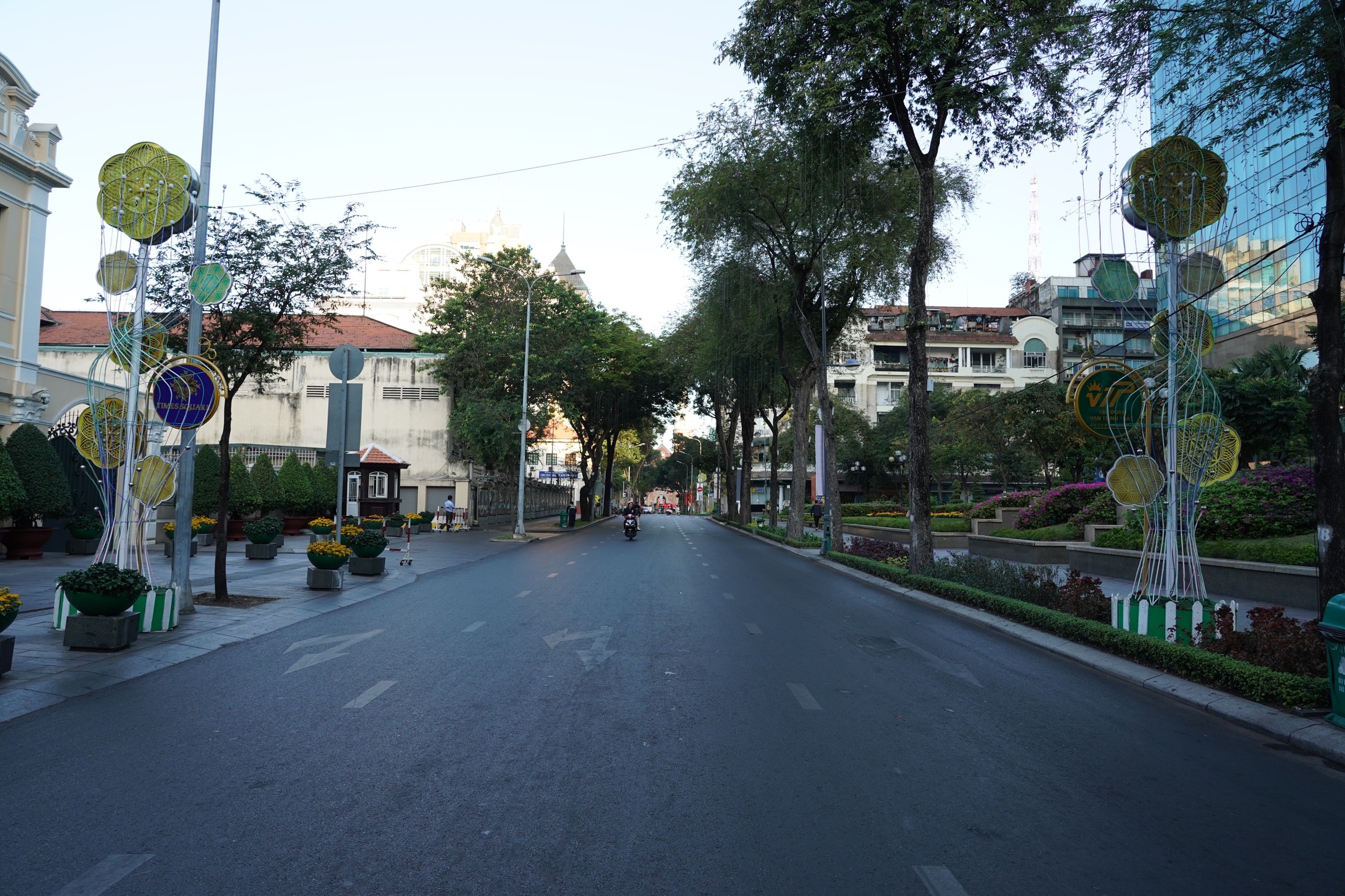 TP.HCM vang ve ngay dau nam anh 4