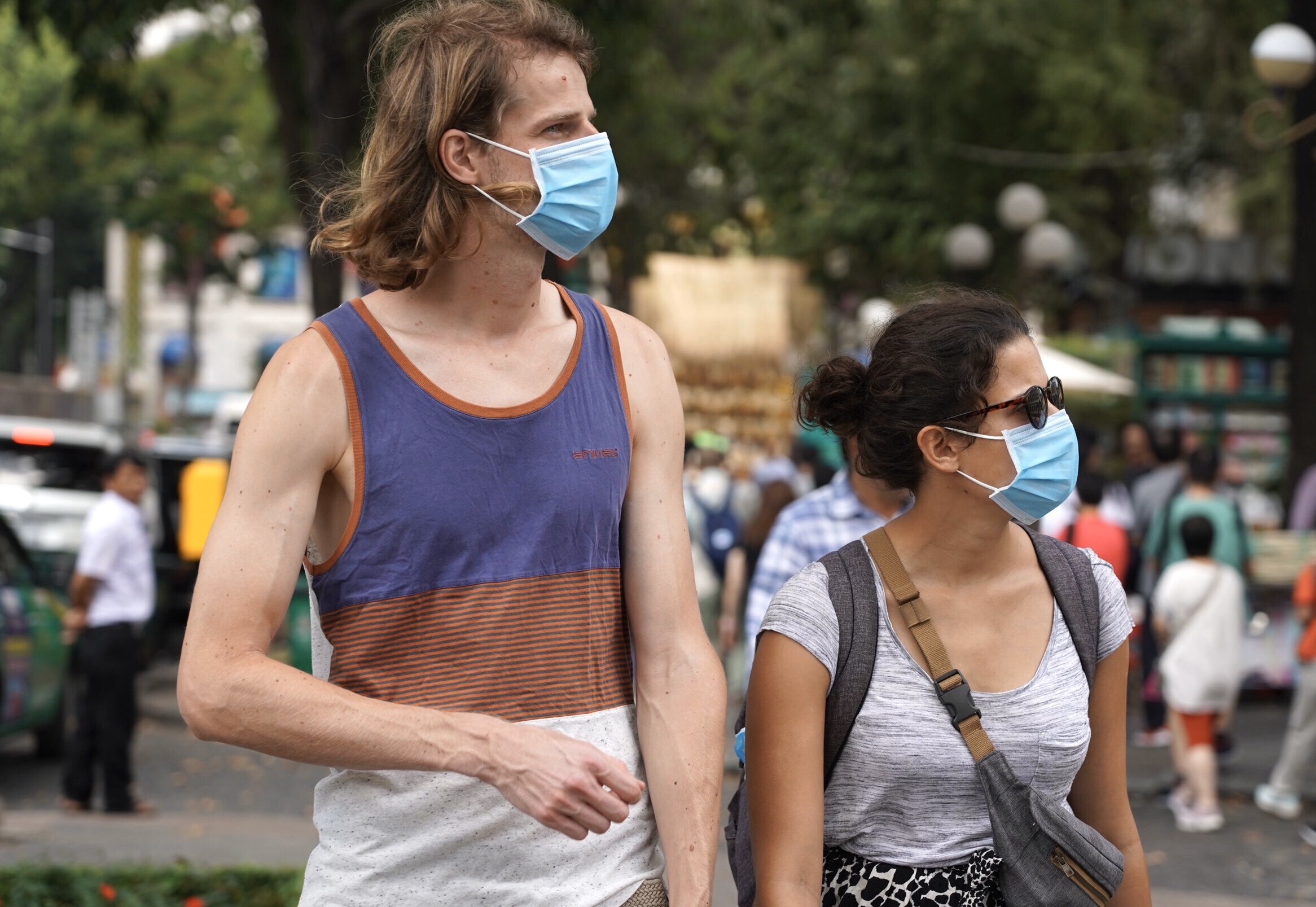 nguoi dan TP.HCM deo khau trang phong virus corona anh 7