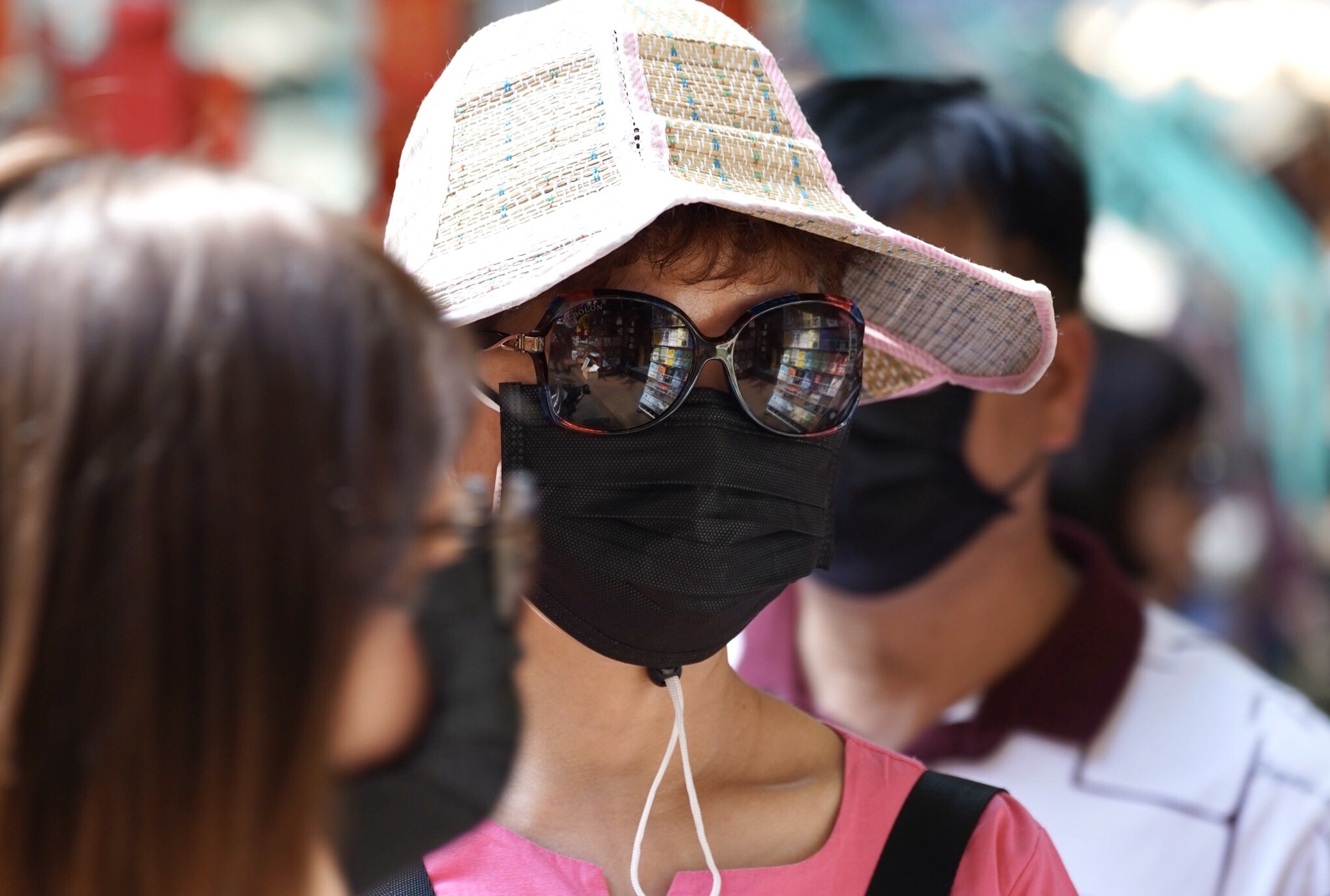 nguoi dan TP.HCM deo khau trang phong virus corona anh 6