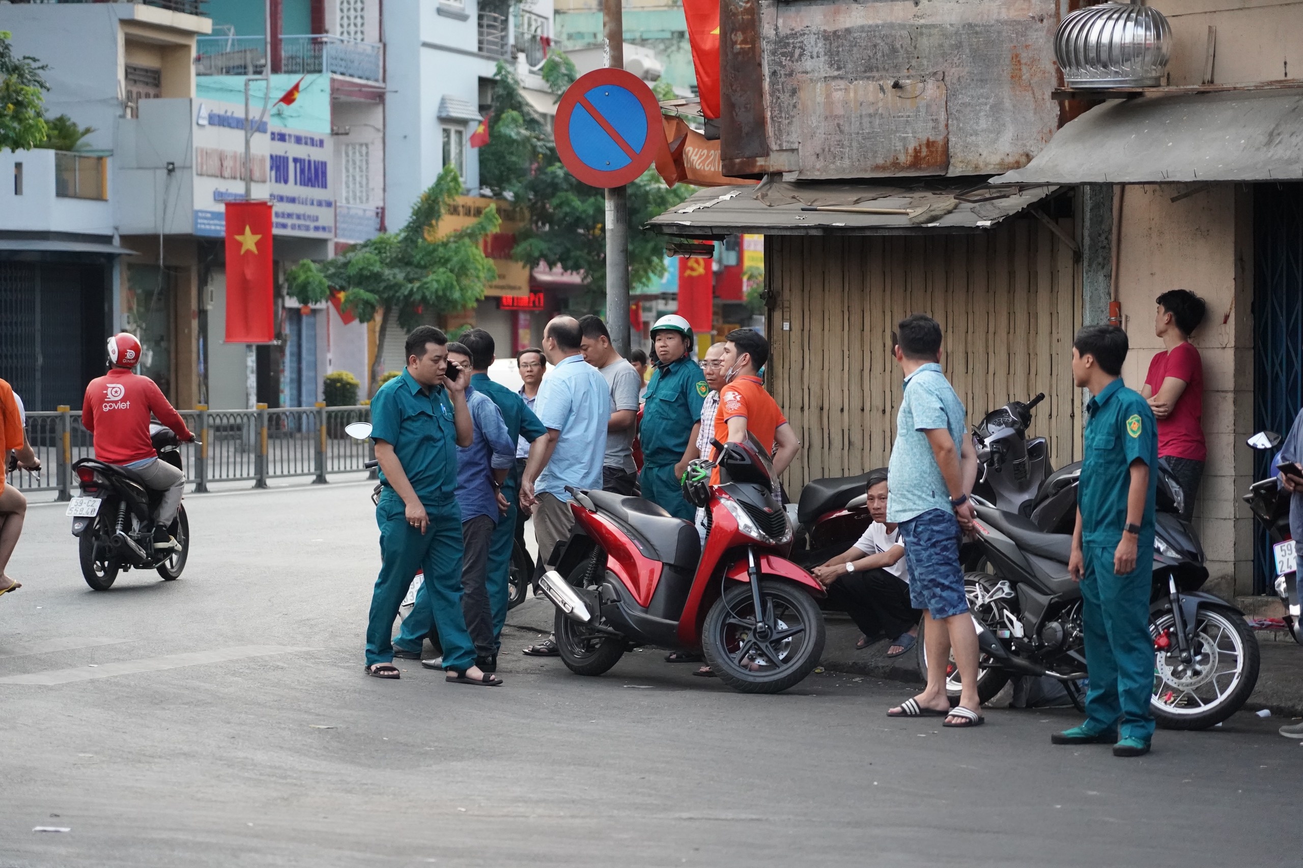 vay bat thanh nien co thu anh 4