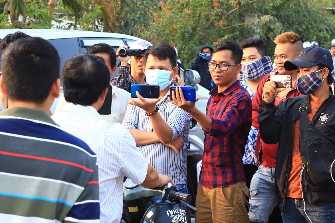 Cong dong mang len an YouTuber dang clip sai su that vu Tuan 'Khi' hinh anh