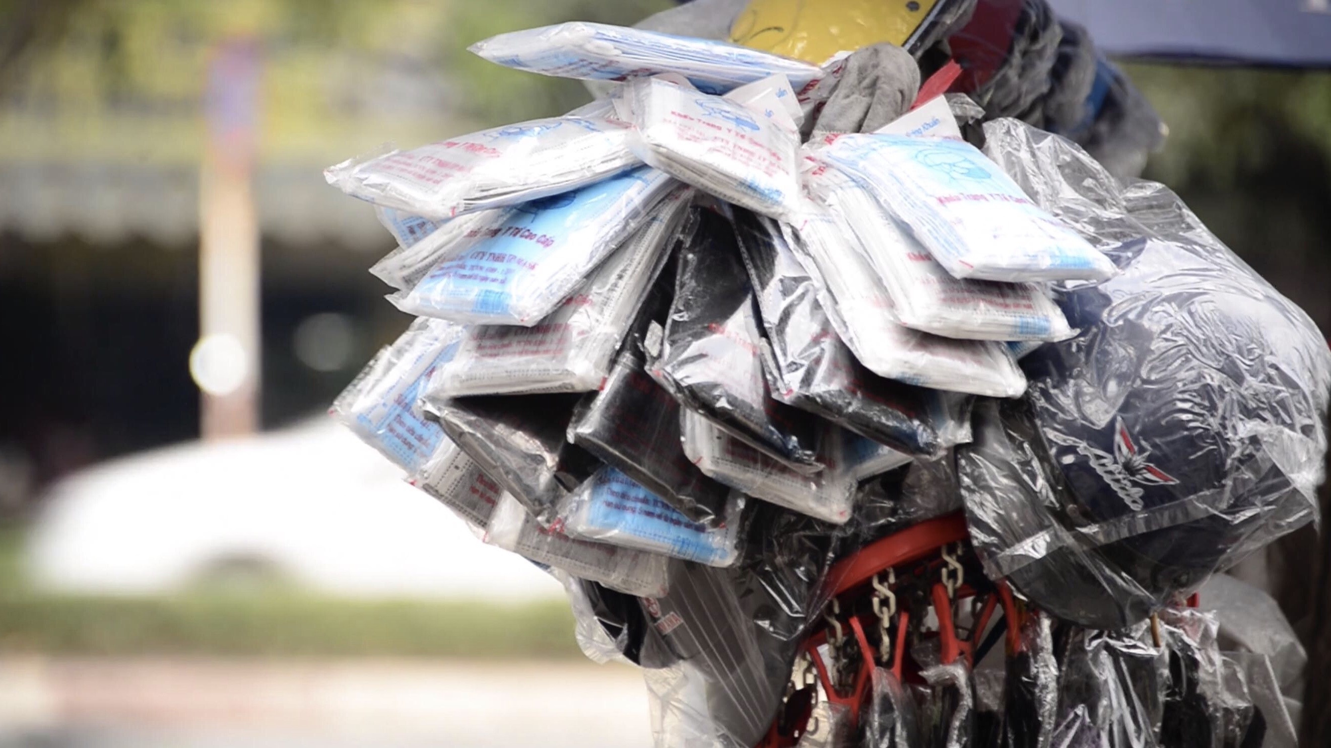 Khau trang ban via he gia cao gap 5 lan tai TP.HCM hinh anh