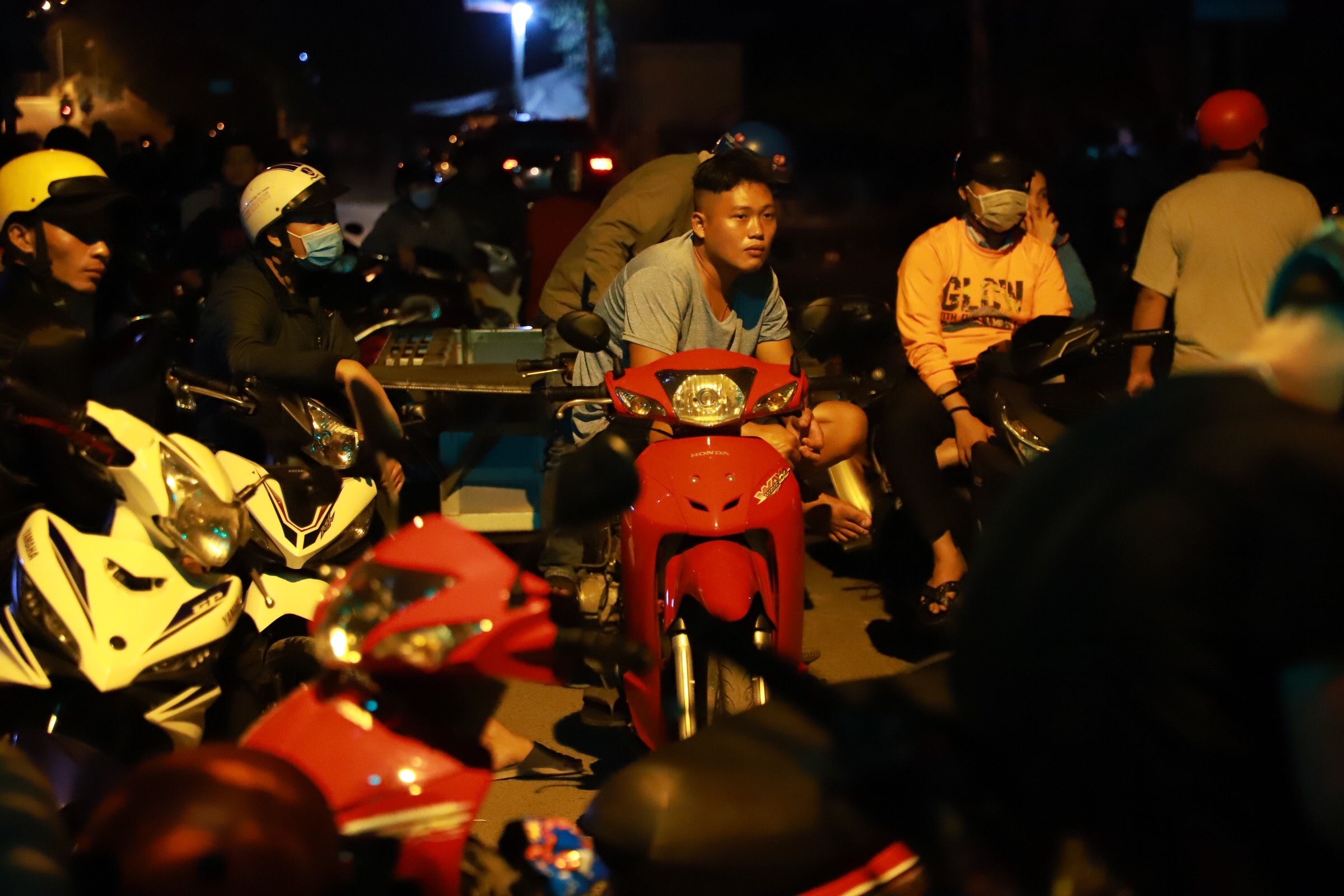 Doi quan livestream deo bam hien truong tieu diet Tuan Khi anh 4