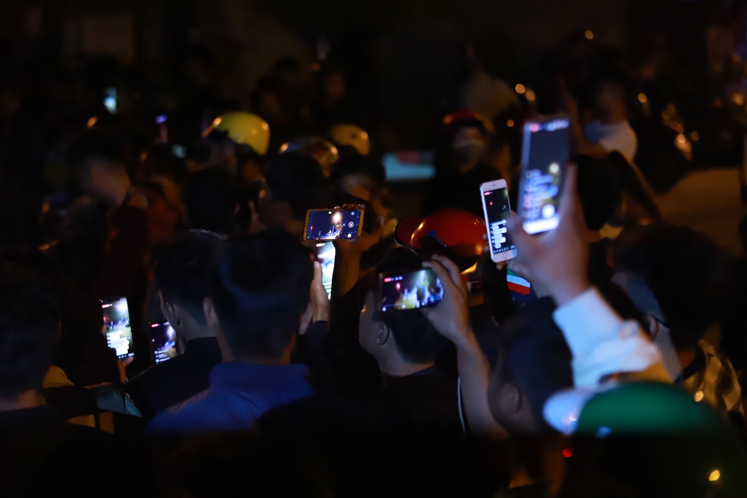 Doi quan livestream deo bam hien truong tieu diet Tuan Khi anh 3