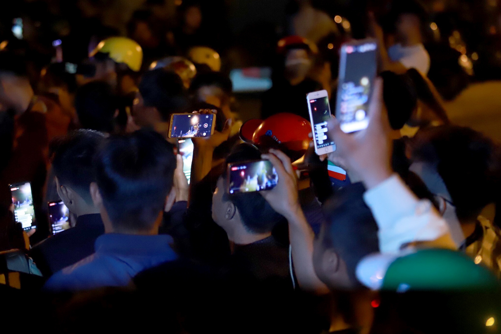 Doi quan livestream deo bam hien truong tieu diet Tuan 'Khi' hinh anh