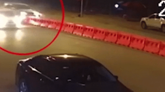 Xe Fortuner tong nat hang chuc met dai phan cach roi bo di hinh anh