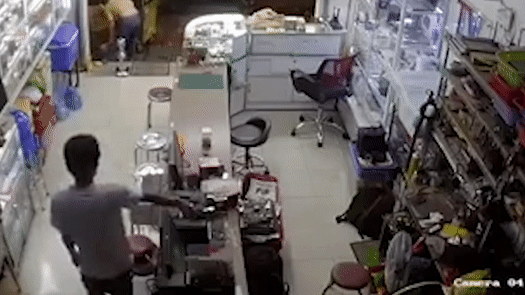 Ke gian cham rai vao nha trom dien thoai o TP.HCM hinh anh