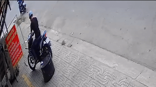 Trom xe hut vi bi chu nha phat hien hinh anh