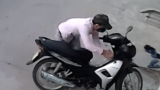 Trom be khoa xe may trong 10 giay o Dong Nai hinh anh