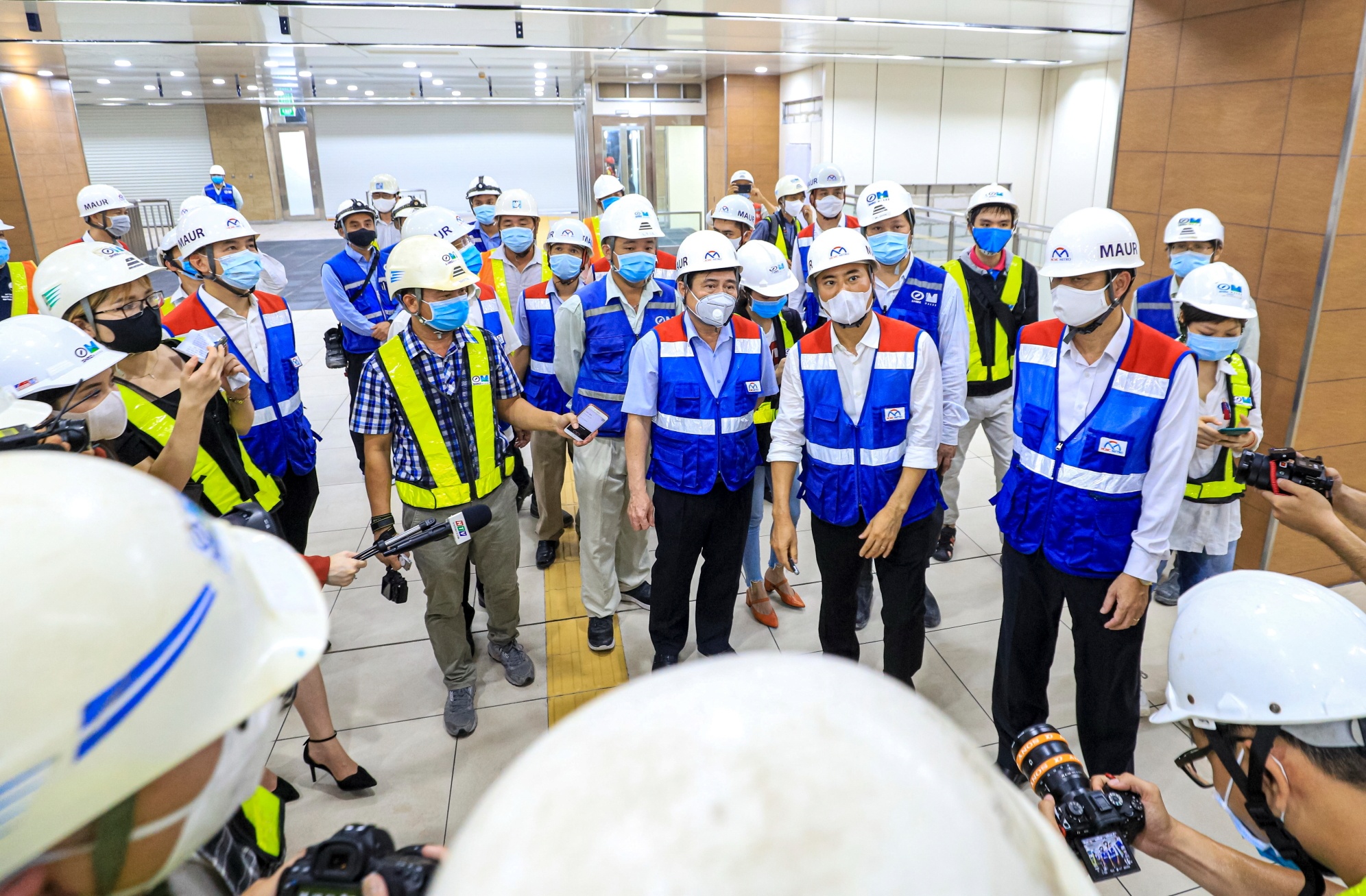 Metro Ben Thanh Suoi Tien anh 8