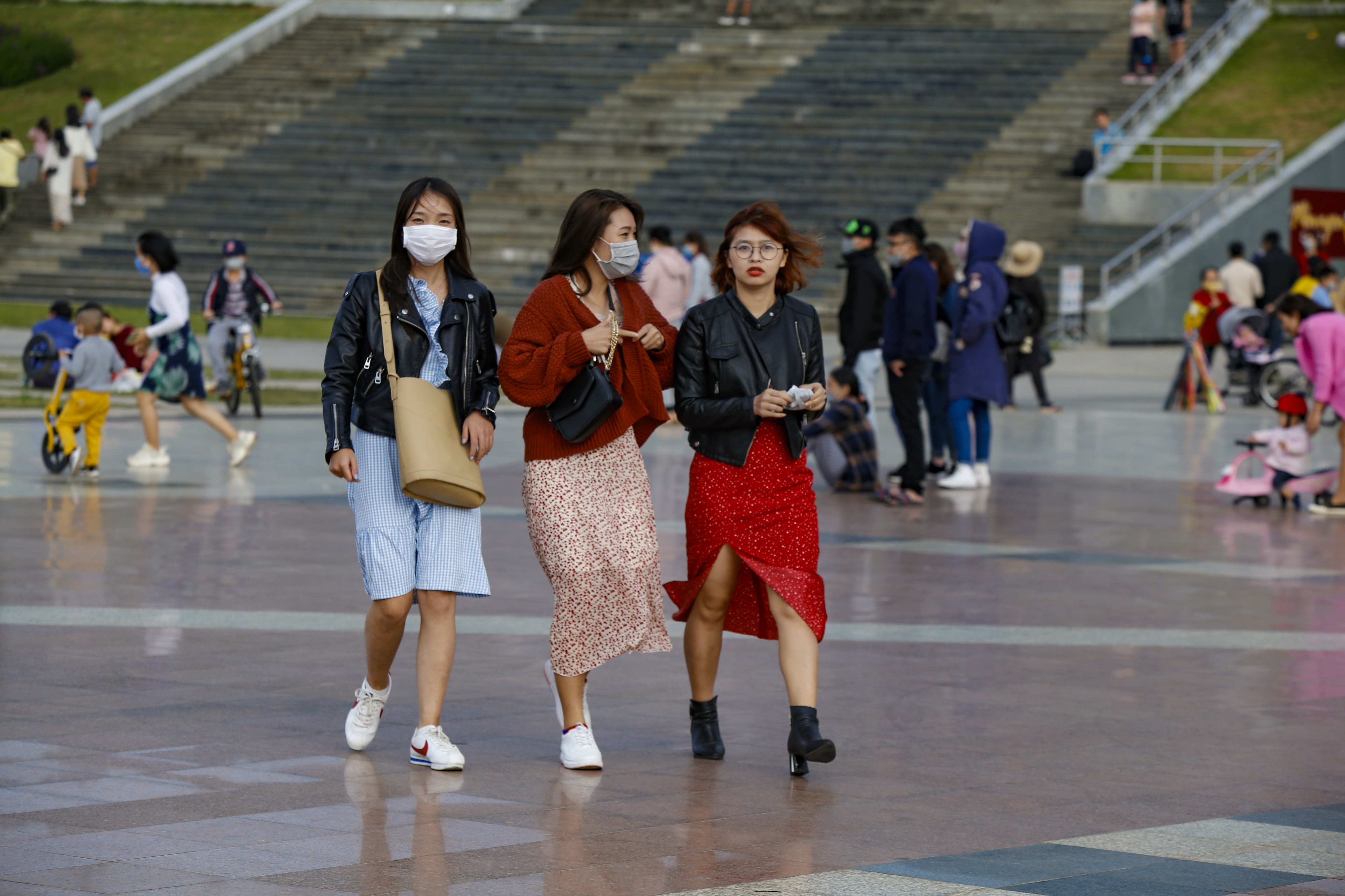 Da Lat dong duc sau gian cach xa hoi anh 3