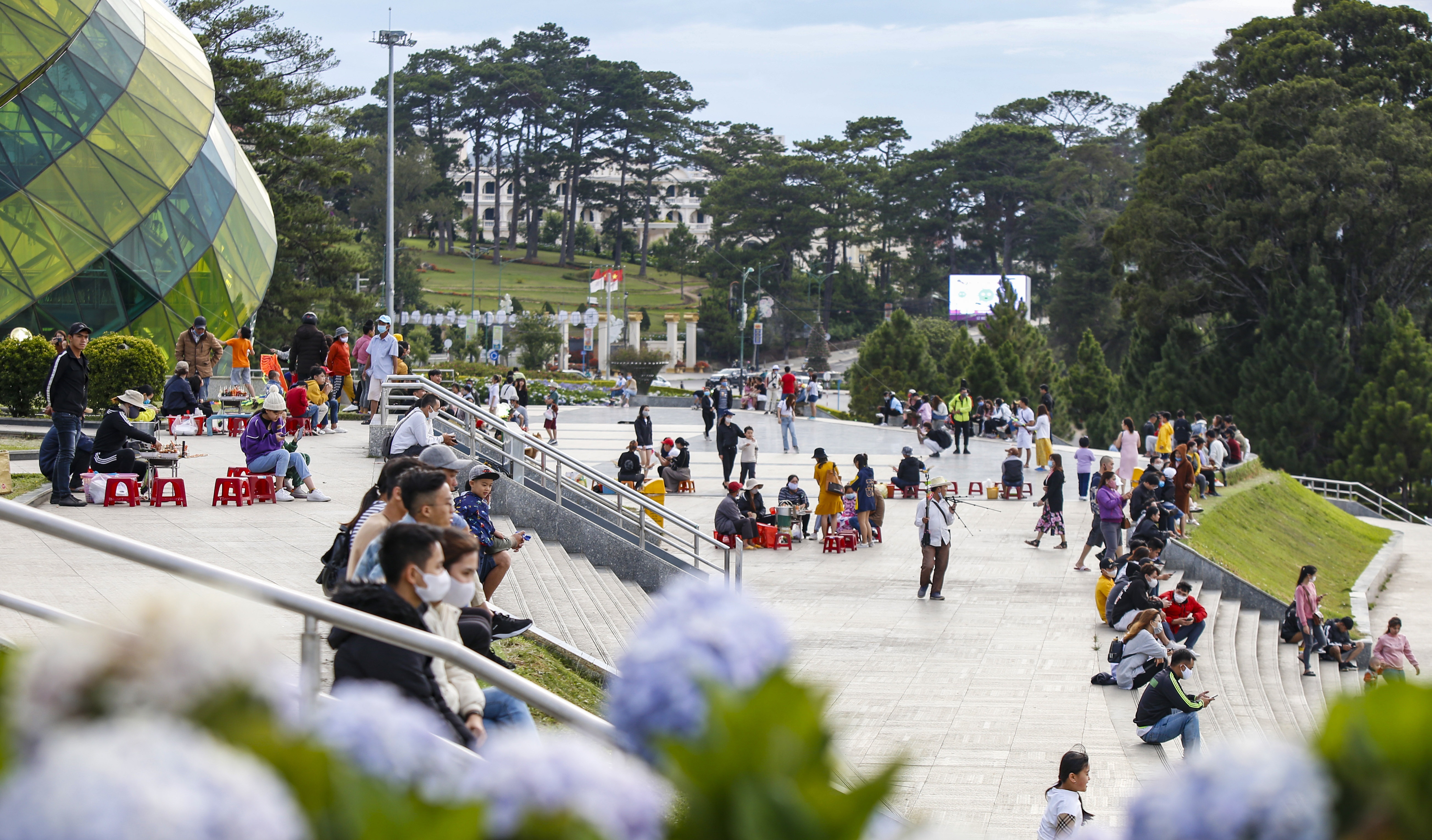 Da Lat dong duc sau gian cach xa hoi anh 1